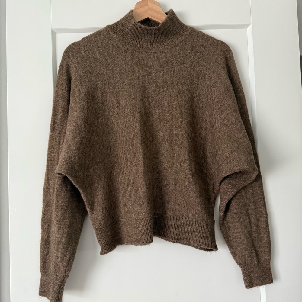H&M sweater - Picture 2 of 3
